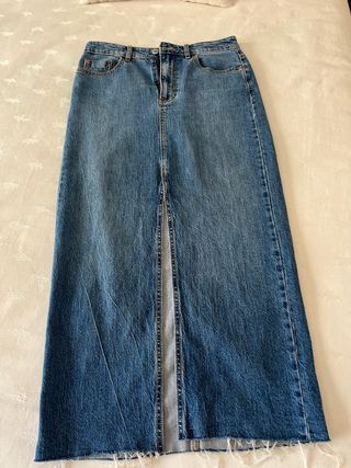 Falda vaquera larga azul con abertura