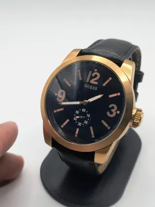 Reloj Guess Negro y Dorado