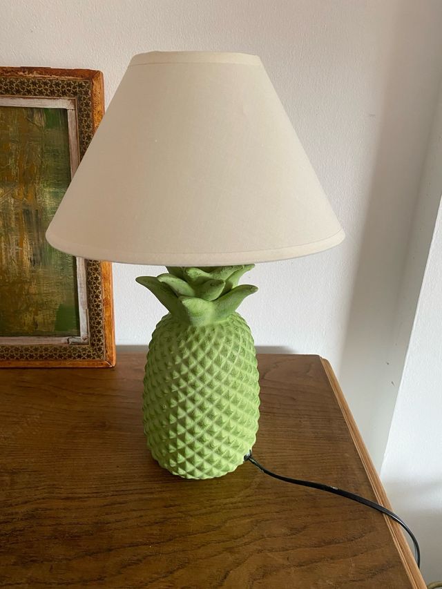 Lámpara sobremesa piña