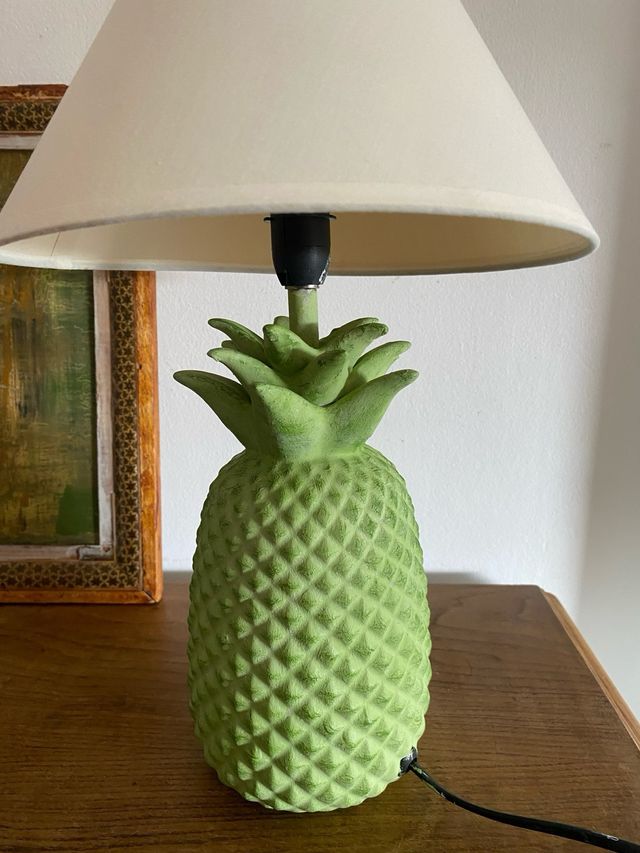 Lámpara sobremesa piña