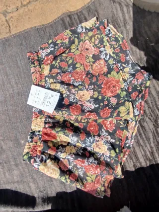 Falda pantalón floral negra
