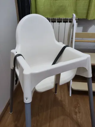 Trona IKEA blanca