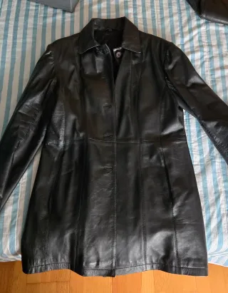 Abrigo de piel genuina negro