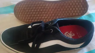 Zapatillas Vans Negras y Blancas Nuevas