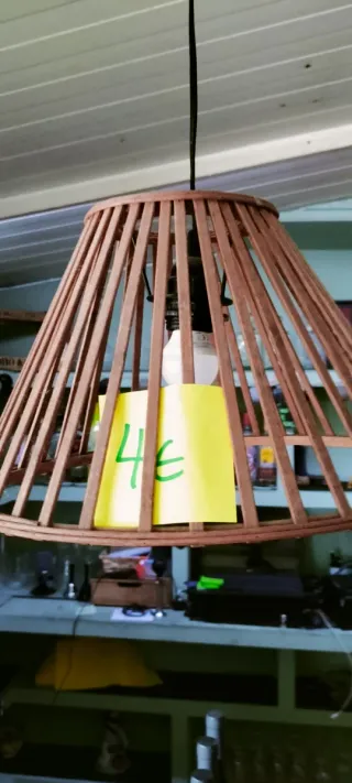 Lámpara de techo de madera y papel