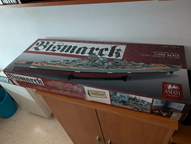 Maqueta Bismarck Amati 1:200