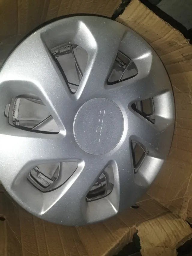 Tapacubos Dacia Sandero 1 unidades