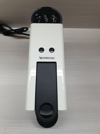 Cafetera Nespresso Krups Essenza Mini 