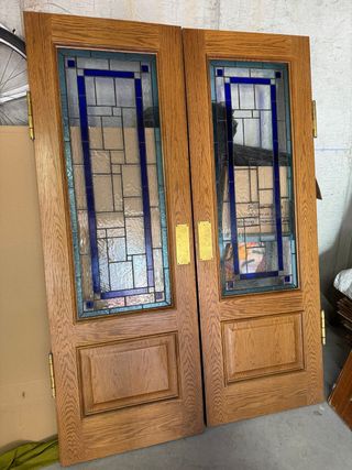 Puerta Doble abatible Madera con Vidrieras