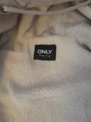 Chaquetón impermeable forrado beige NUEVO