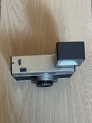Cámara Agfa Isomat-Rapid con flash ISI