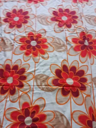 Tessuto vintage fiori arancio e rosso