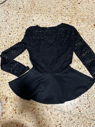 Blusa Peplum Negra Encaje