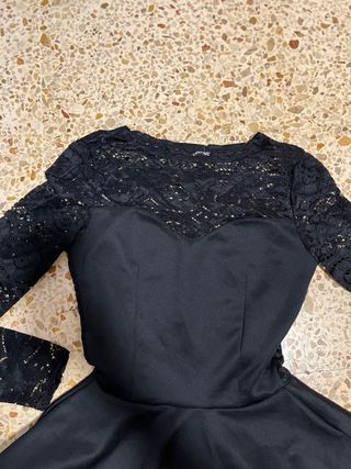 Blusa Peplum Negra Encaje