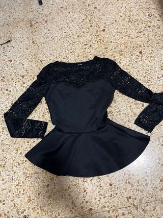 Blusa Peplum Negra Encaje