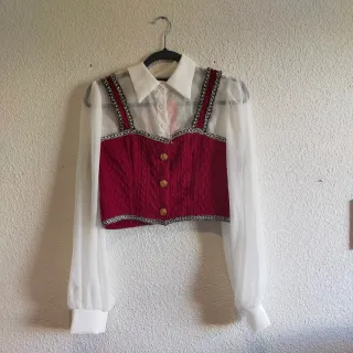Camisa blanca con Corsé Rojo
