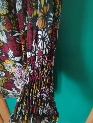 Blusa floral cuello alto