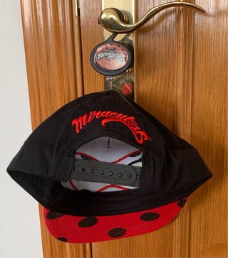 Gorra Ladybug Miraculous Negra y Roja