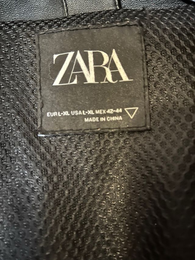 Zara Chaquetón Negro Piel Sintética