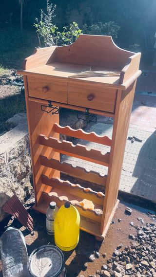 Mueble botellero de madera
