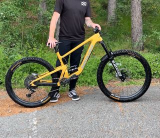 Santa Cruz Bronson CC Talla L + Cascade 