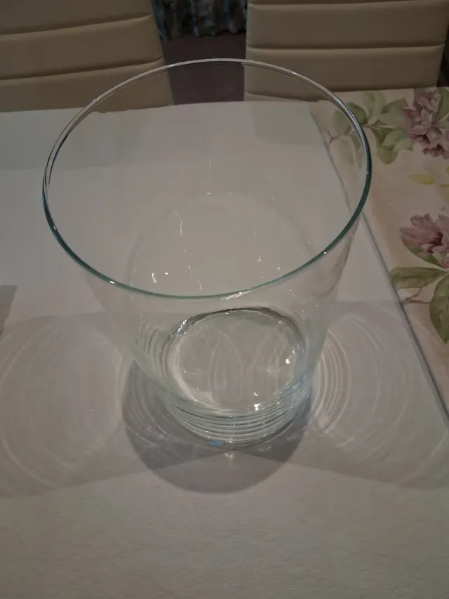 Jarrón de cristal cilíndrico