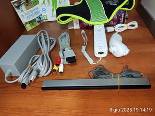 Nintendo Wii + 3 giochi: Wii Fit Plus, Zumba