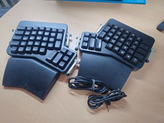 ErgoDox EZ - Teclado Mecánico Ergonómico (Negro)