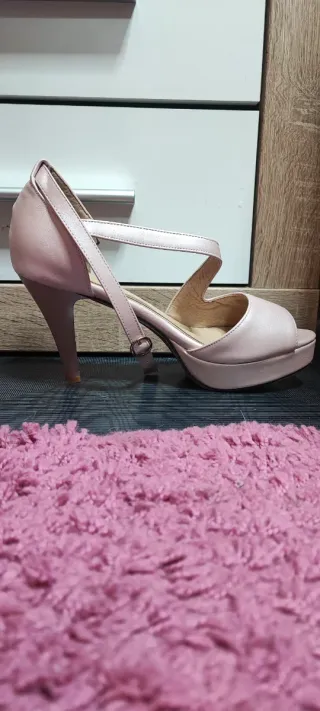 Zapatos de tacón rosa pastel talla 39