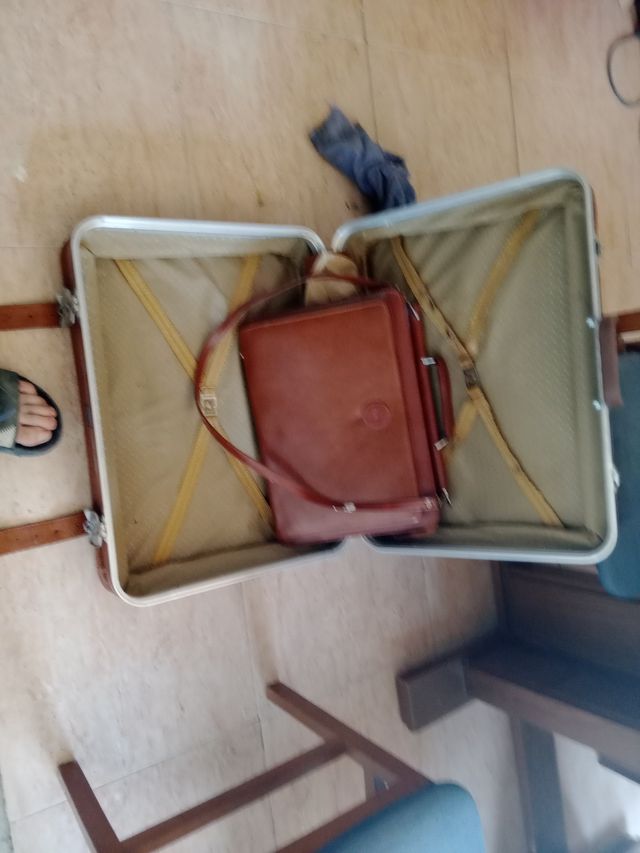 Conjunto Maletín cuero vintage marrón y maleta