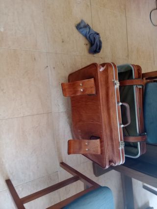 Conjunto Maletín cuero vintage marrón y maleta