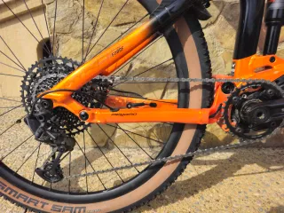 Bicicleta eléctrica doble suspensión MTB
