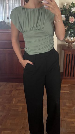 Top Zara verde drapeado espalda descubierta