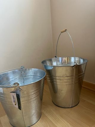 Cubos de metal