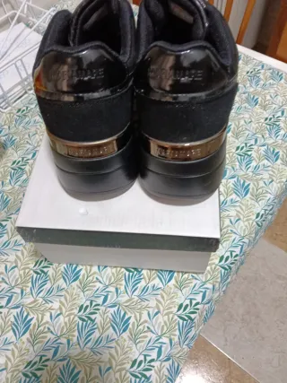 Zapatillas MARIAMARE Negras Mujer
