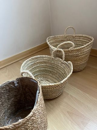 Cestas de mimbre y yute