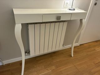 Consolle da ingresso bianca con cassetto