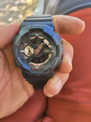 Reloj Casio G-Shock Dorado y Gris