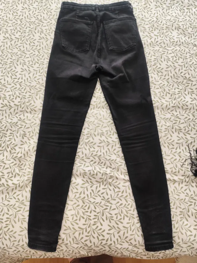 Vaqueros pitillo negros Zara Talla S 36
