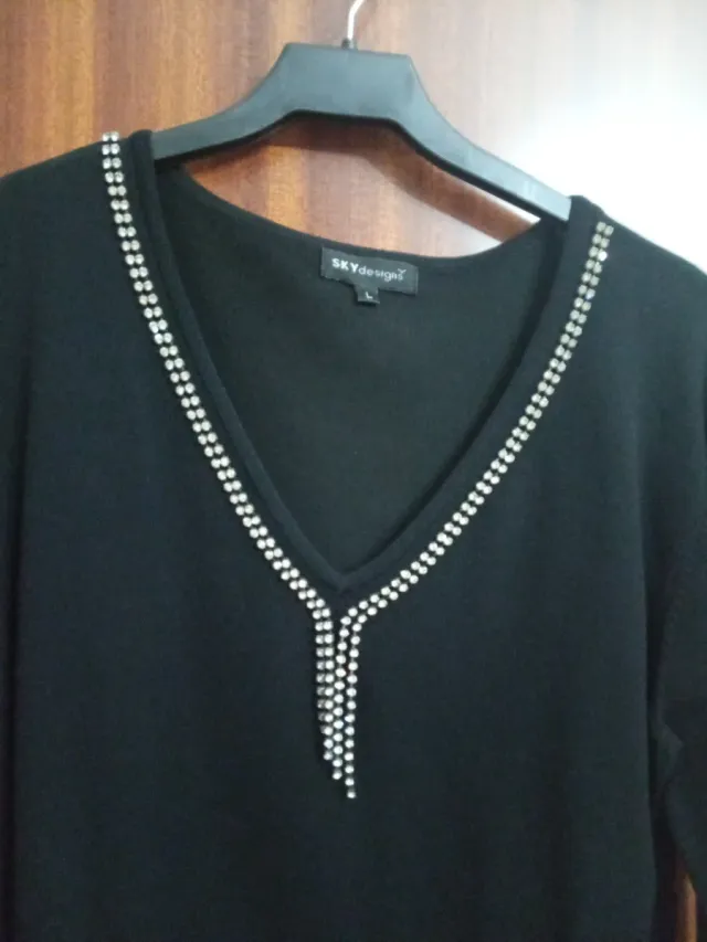 Jersey negro SKY designs con pedrería