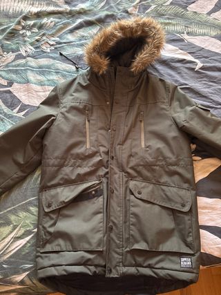 Abrigo verde Supply & Demand con capucha