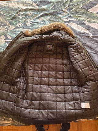 Abrigo verde Supply & Demand con capucha