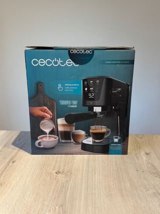 Macchina Caffè Cecotec 20 Bar Touch & Montalatte