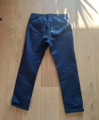 Pantalón chino Levis hombre azul