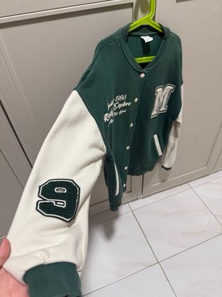 Chaqueta de Universitario Verde y Blanca