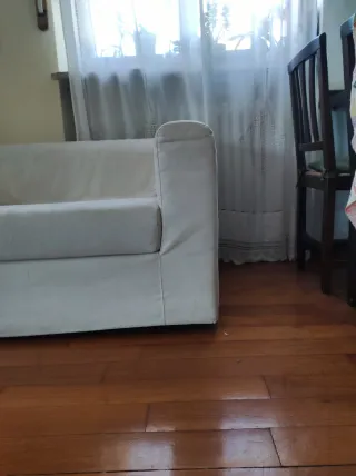 Divano bianco tessuto simil-Alcantara