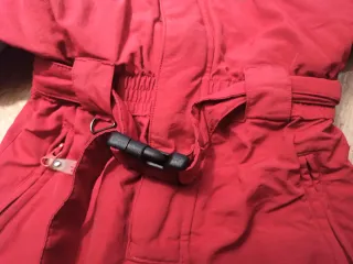 Tuta da sci rossa e grigia