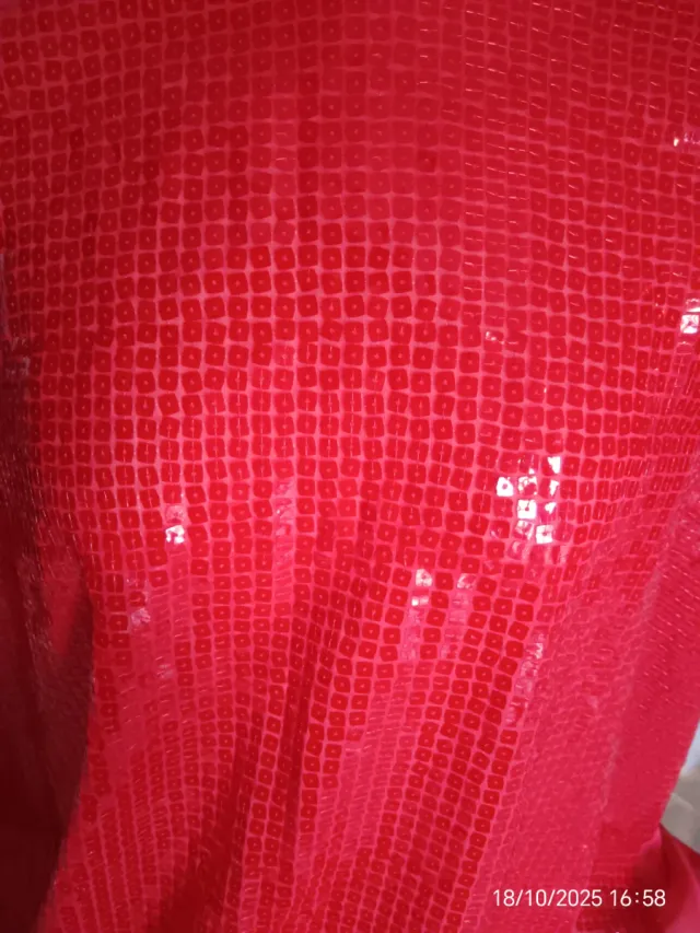 Tejido gasa lentejuelas cuadradas rojo