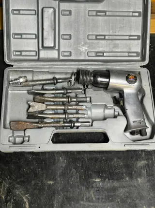 Martillo Neumático con Cinceles