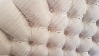 Cabecero de cama tapizado beige